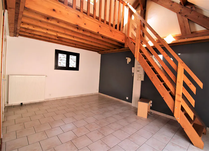 Appartement Chemin de la Lambinière à Quiers-sur-Bézonde