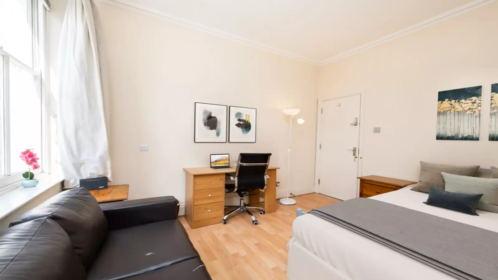 Flat Long Acre in City of Westminster