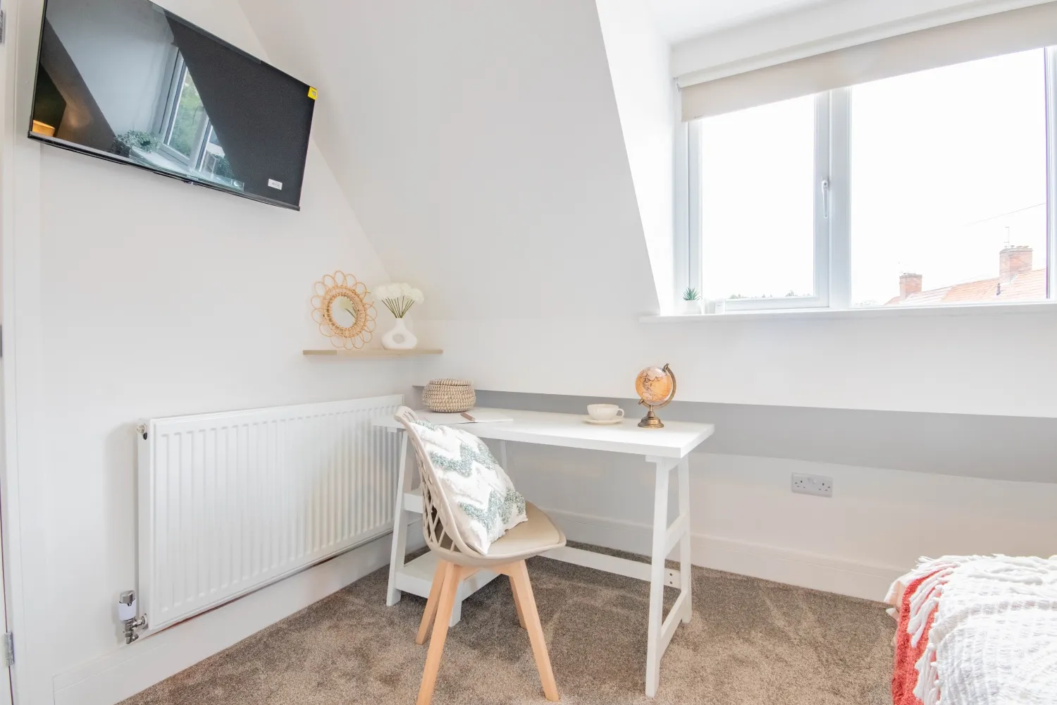 Room Woodside Road in Nottingham