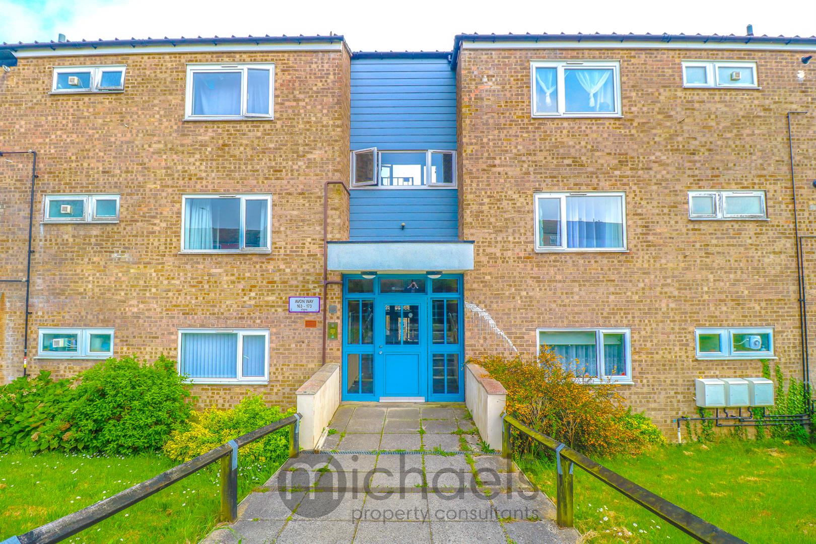 Flat Scarfe Way in Colchester