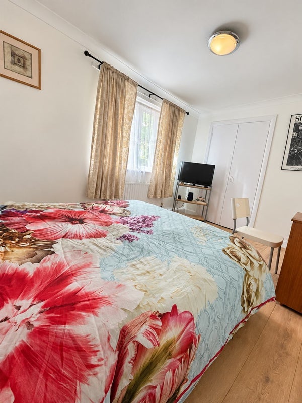 Room Towpath Walk in Greater London