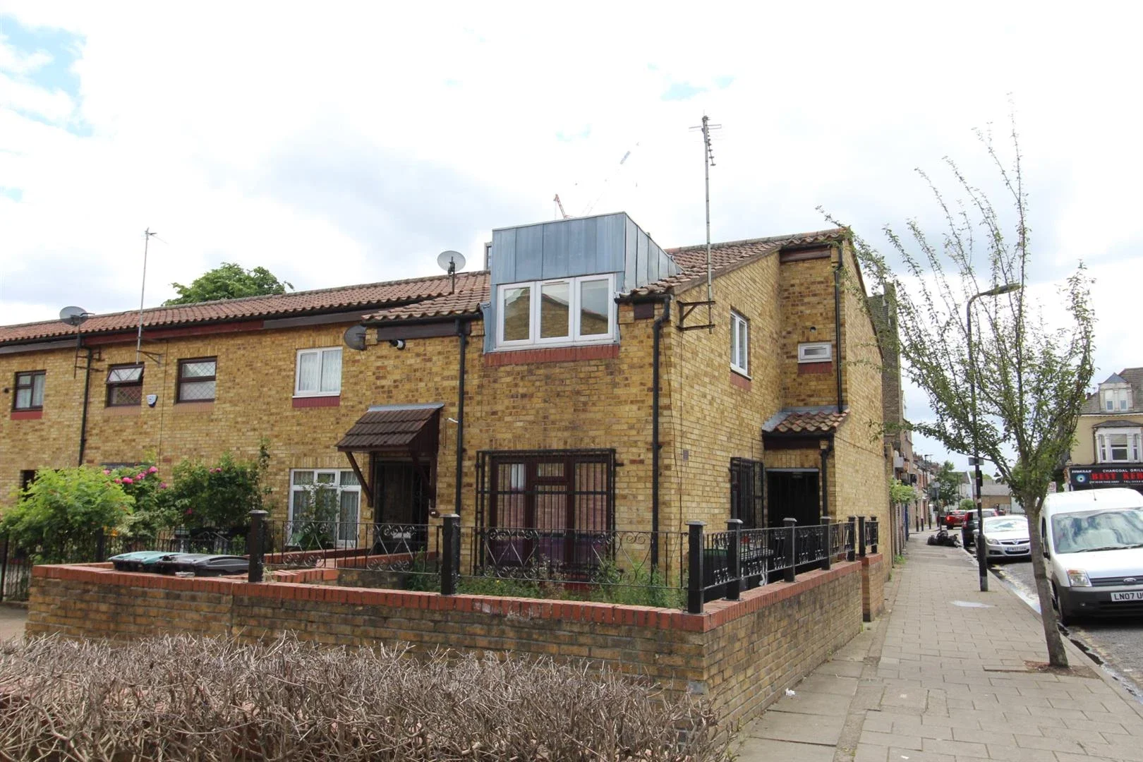 Flat Portland Road in Greater London