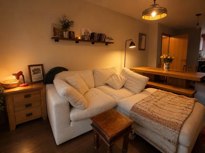 Flat Lambkins Mews in Greater London