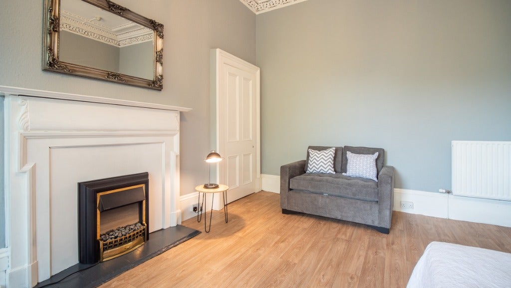 Room Buckingham Terrace in Glasgow