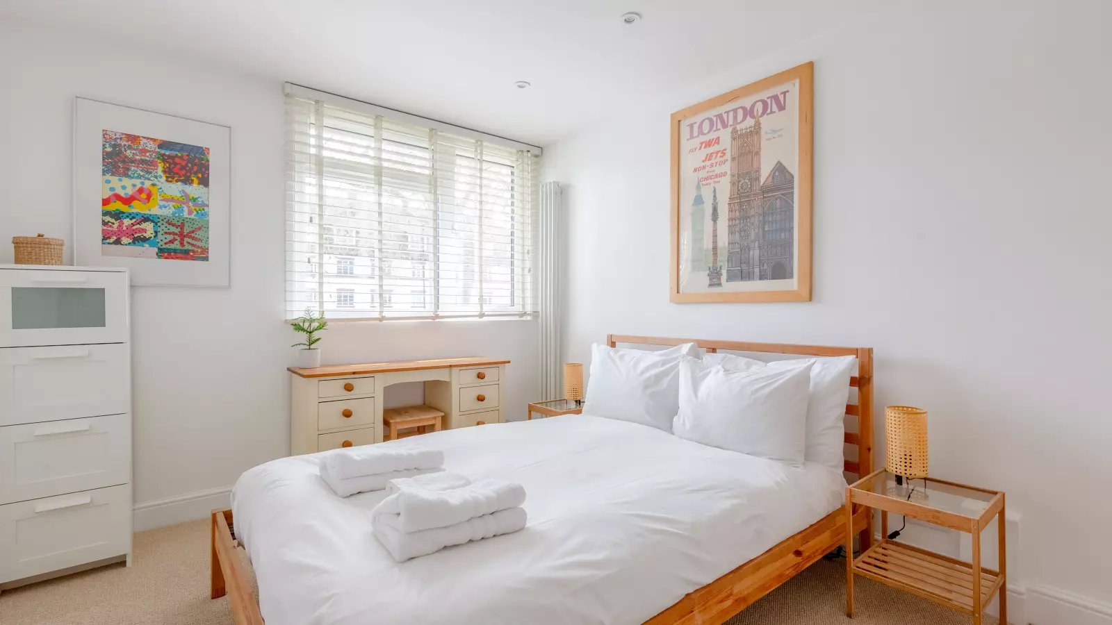 Flat Kennington Road in Greater London