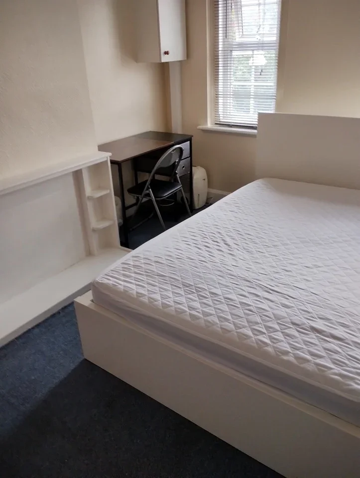Flat Heath Road in Greater London