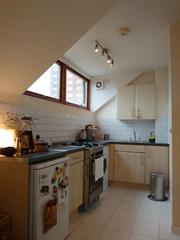 Flat Redclyffe Road in Greater London