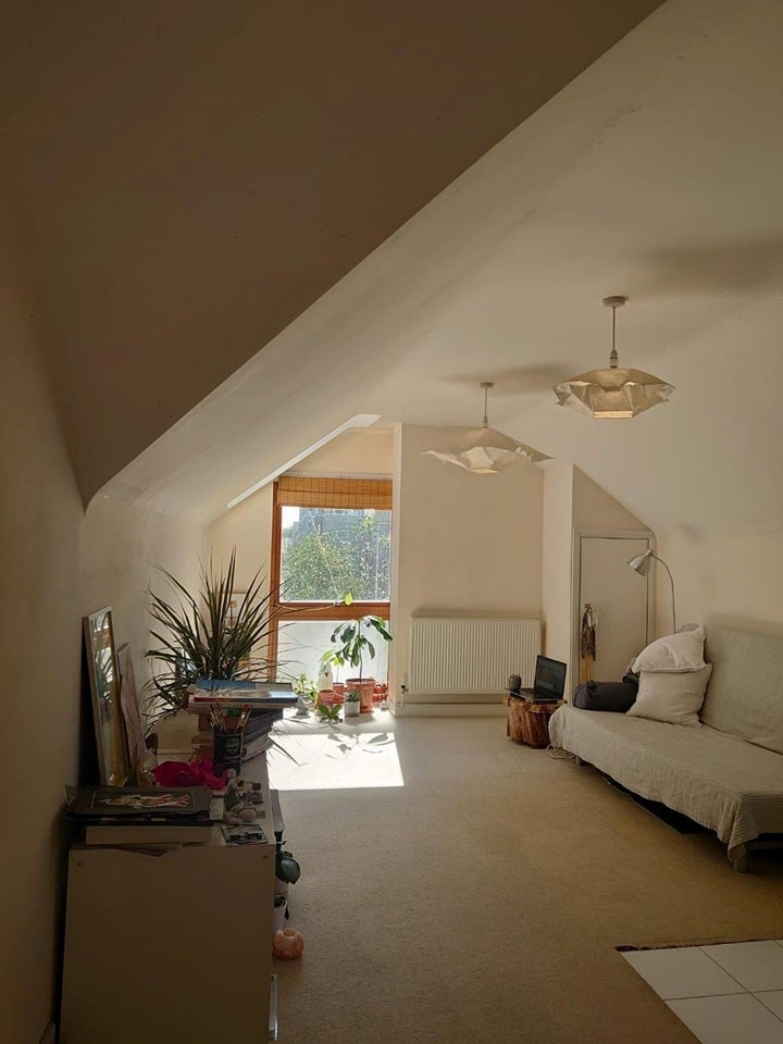 Flat Redclyffe Road in Greater London