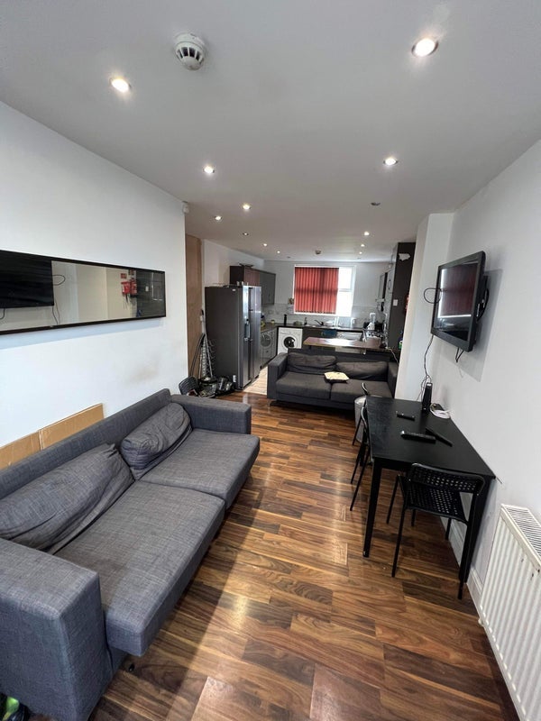 Room Frederick Road in Salford