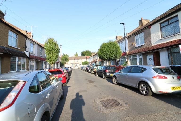 House Sunnyside Road South in Greater London