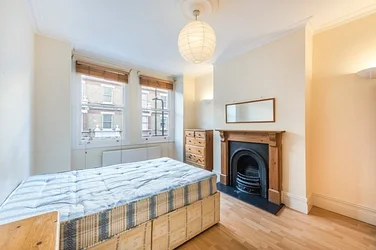 Flat Rushcroft Road in Greater London