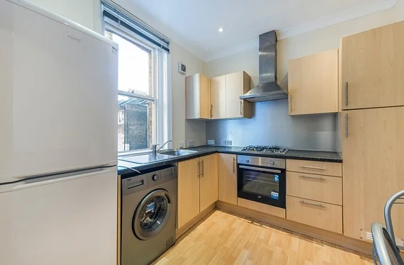 Flat Rushcroft Road in Greater London