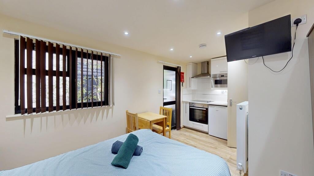 Flat Ashmore Road in City of Westminster