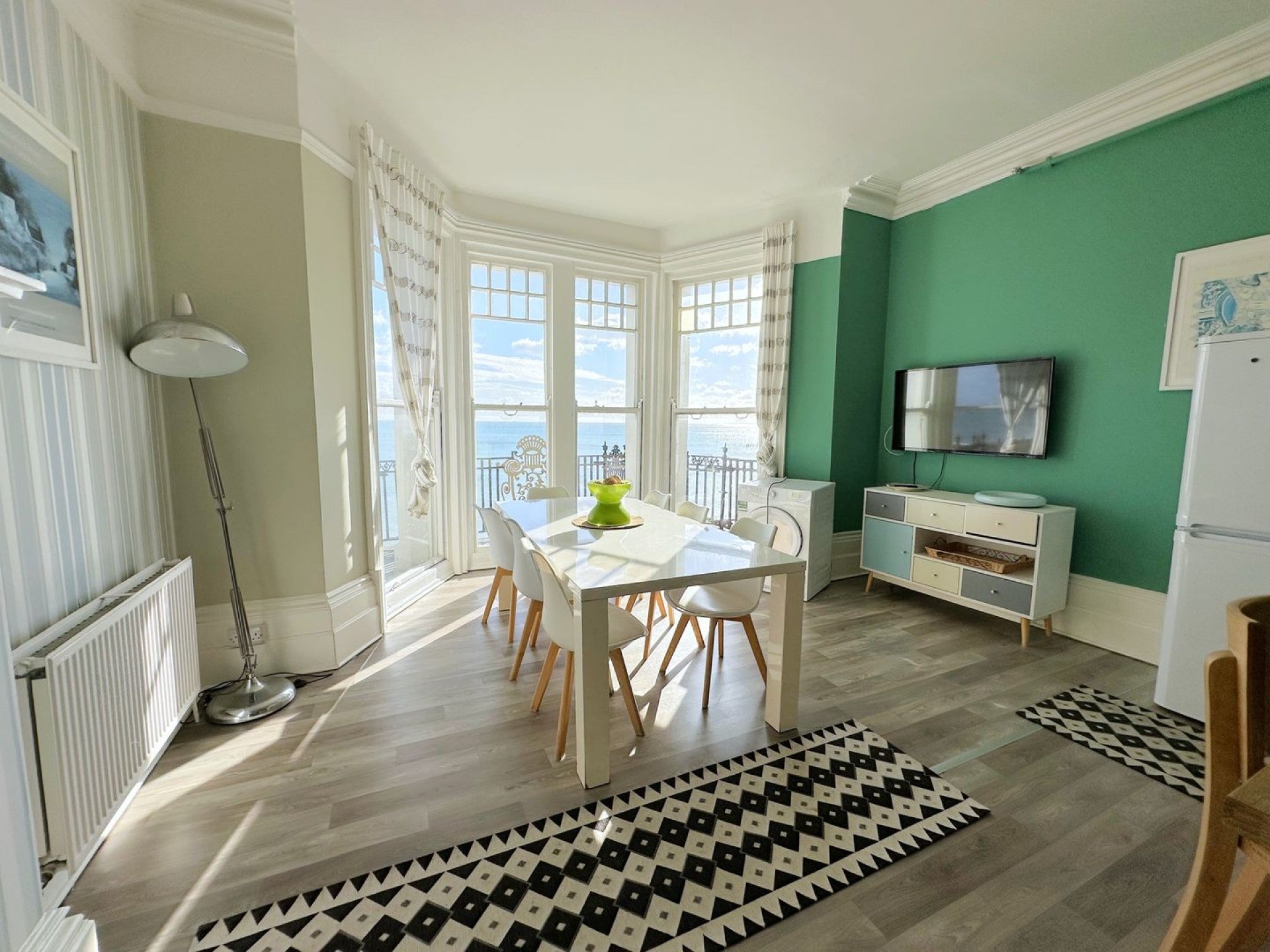 Room White Rock in St Leonards