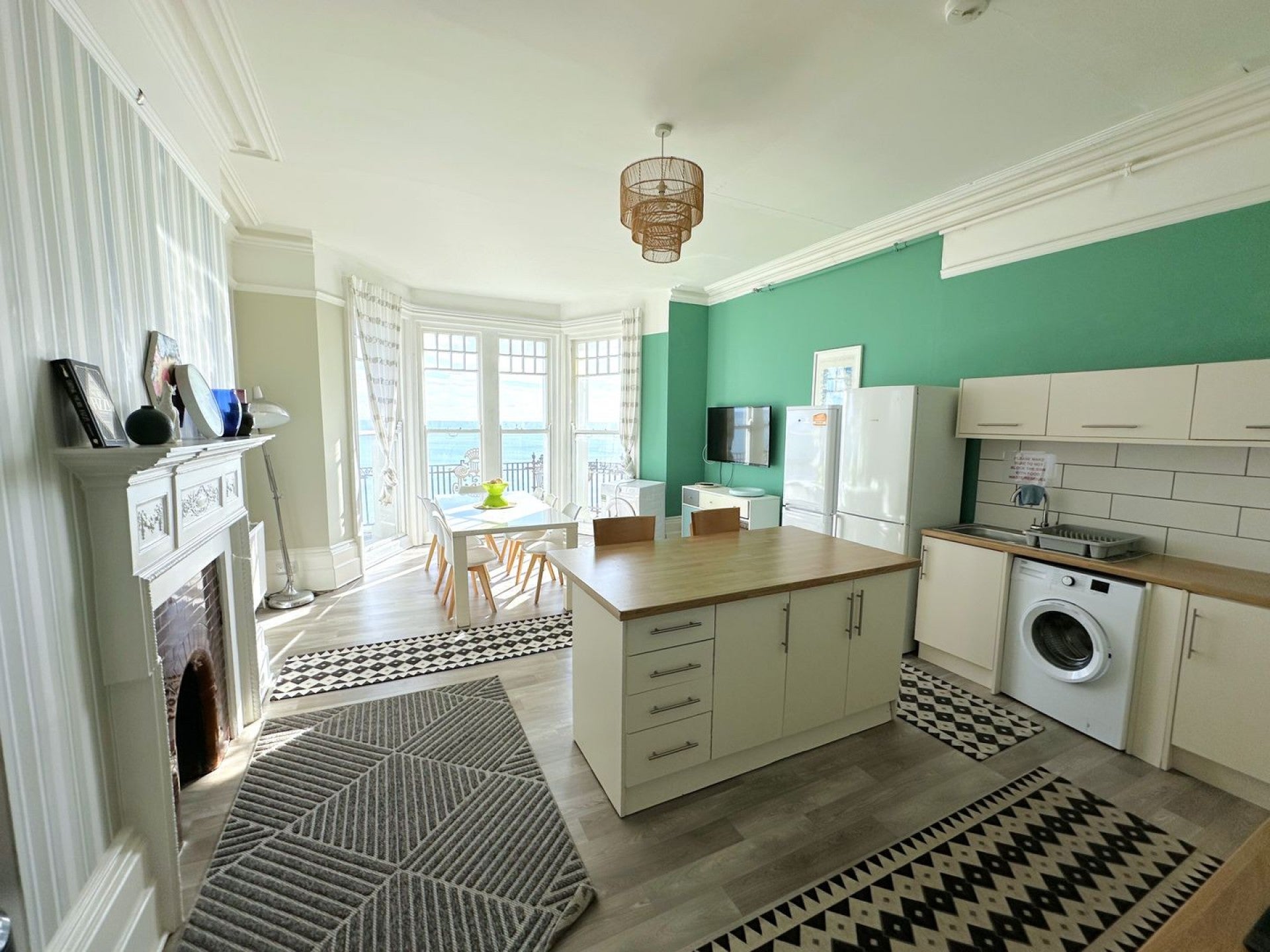 Room White Rock in St Leonards