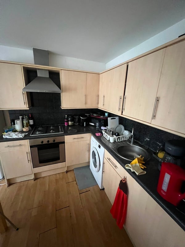 Room Middlesex Street in Greater London