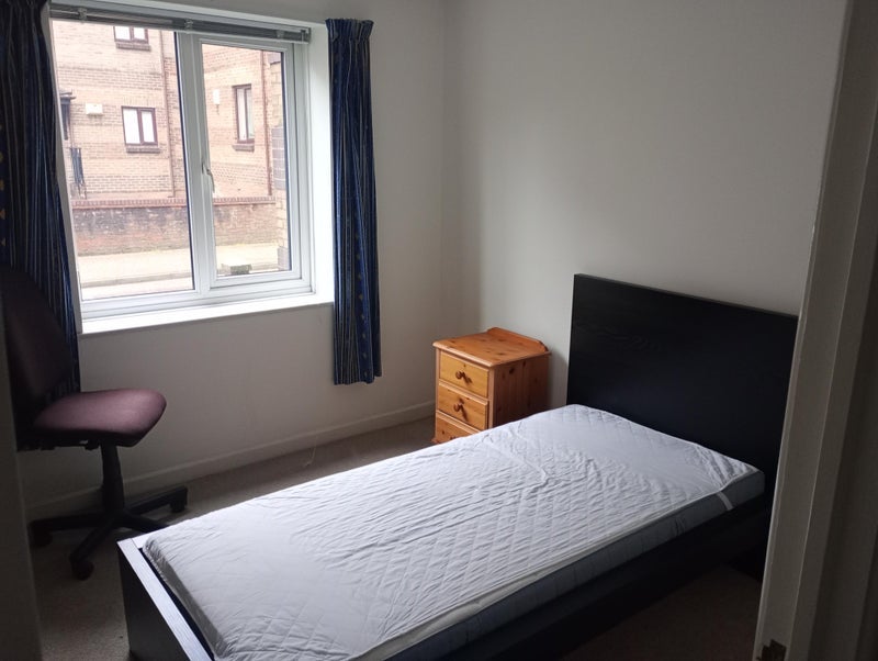 Room Redcliff Mead Lane in Bristol