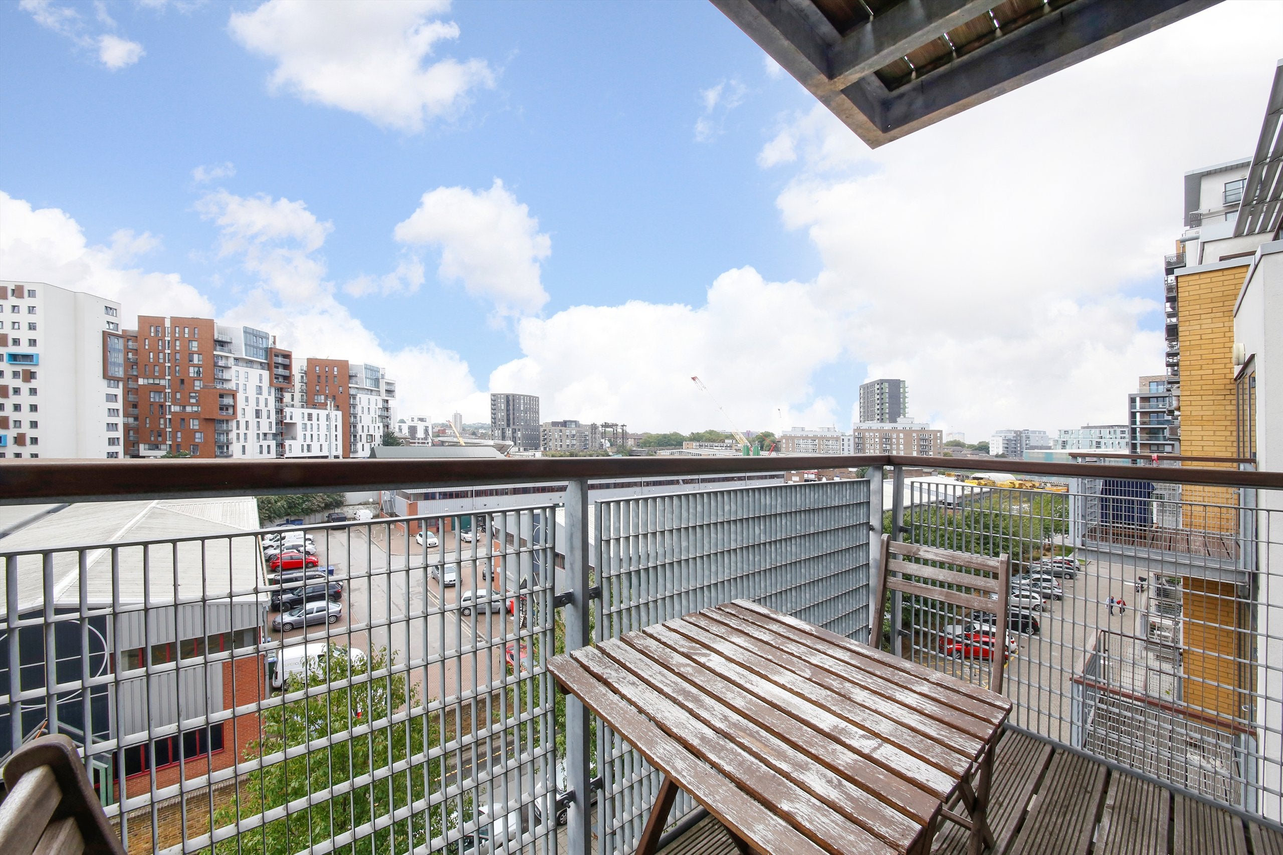 Flat Tarves Way in Greater London