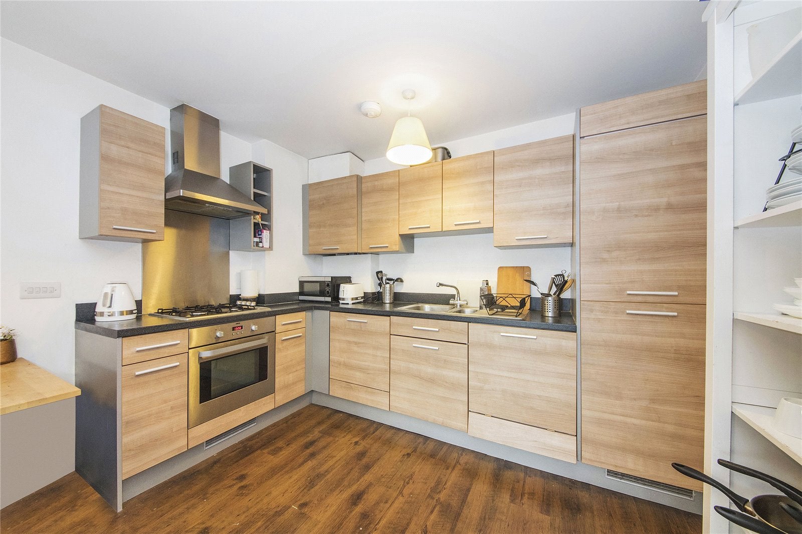 Flat Tarves Way in Greater London
