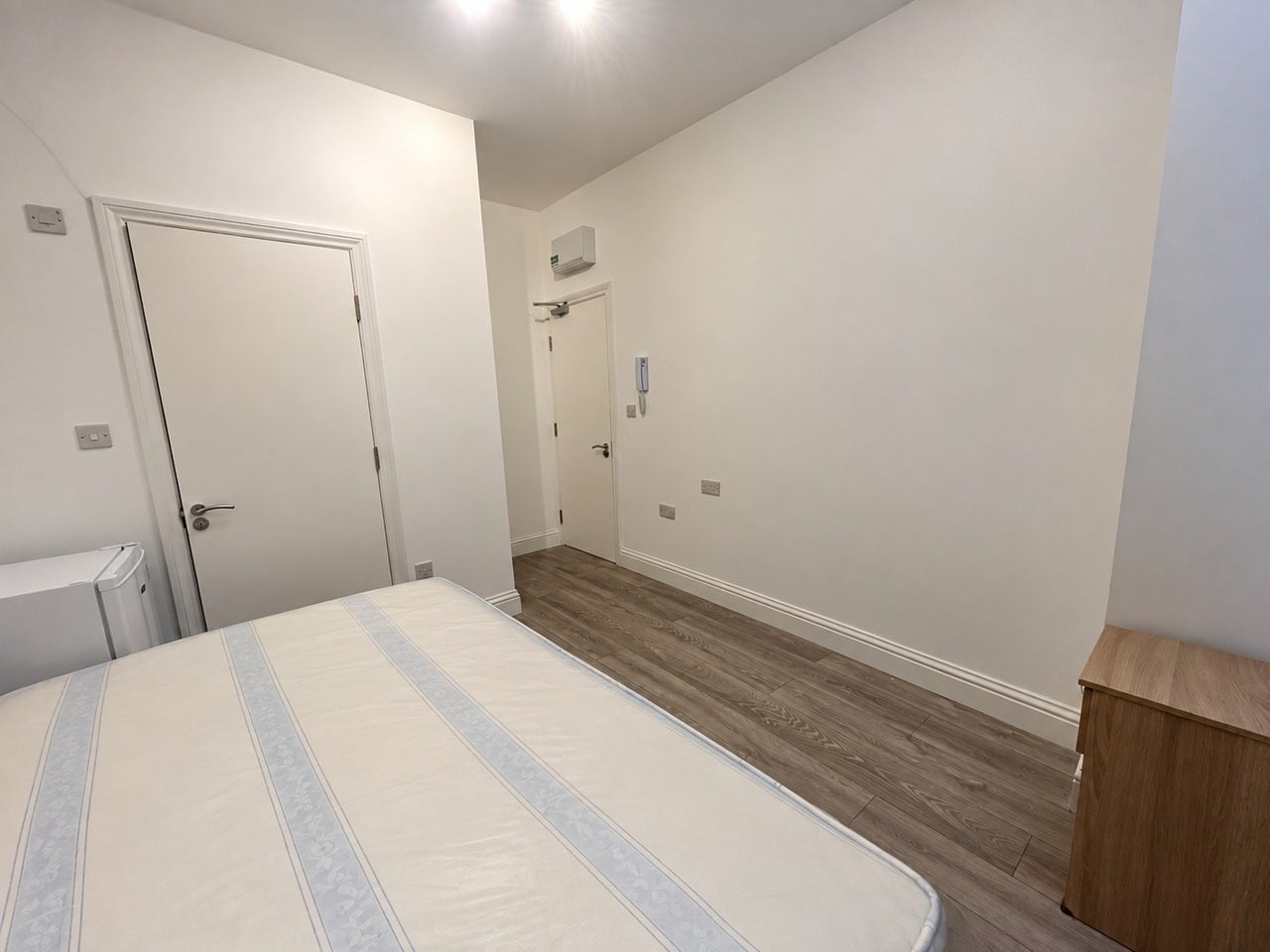 Flat Sellincourt Road in Greater London
