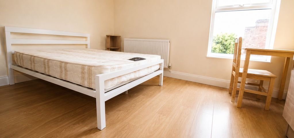 Room High Road in Greater London
