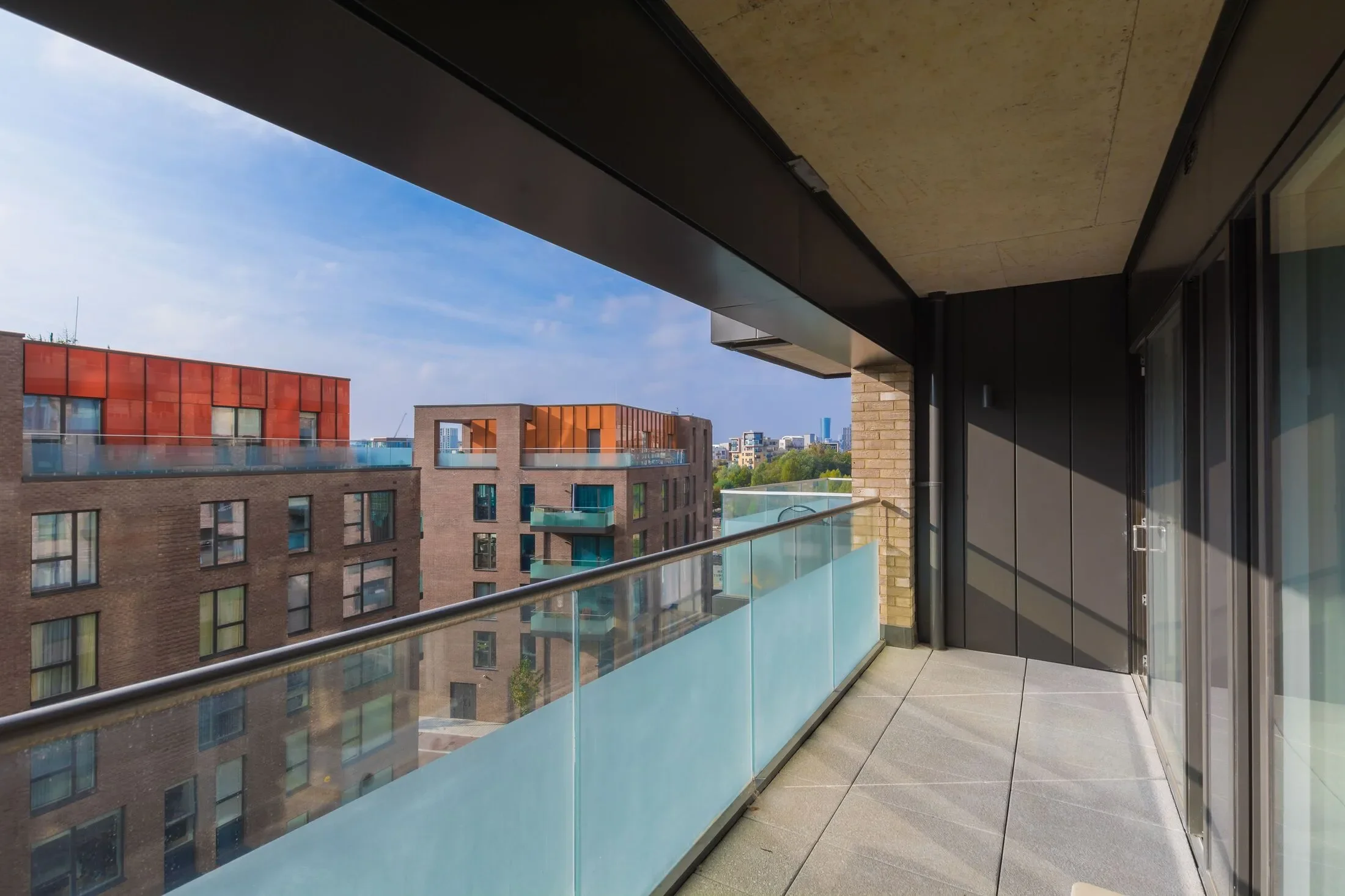 Flat Fergus Street in Greater London