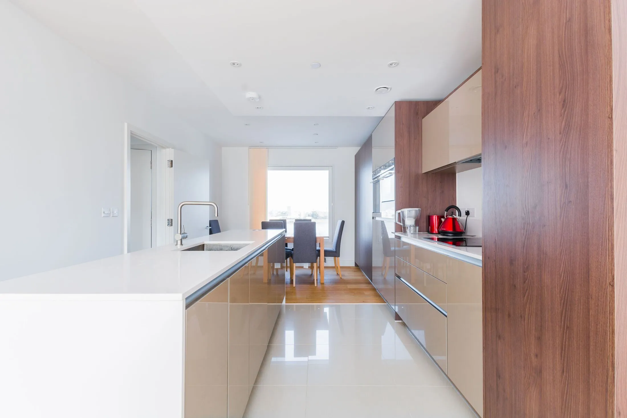Flat Fergus Street in Greater London