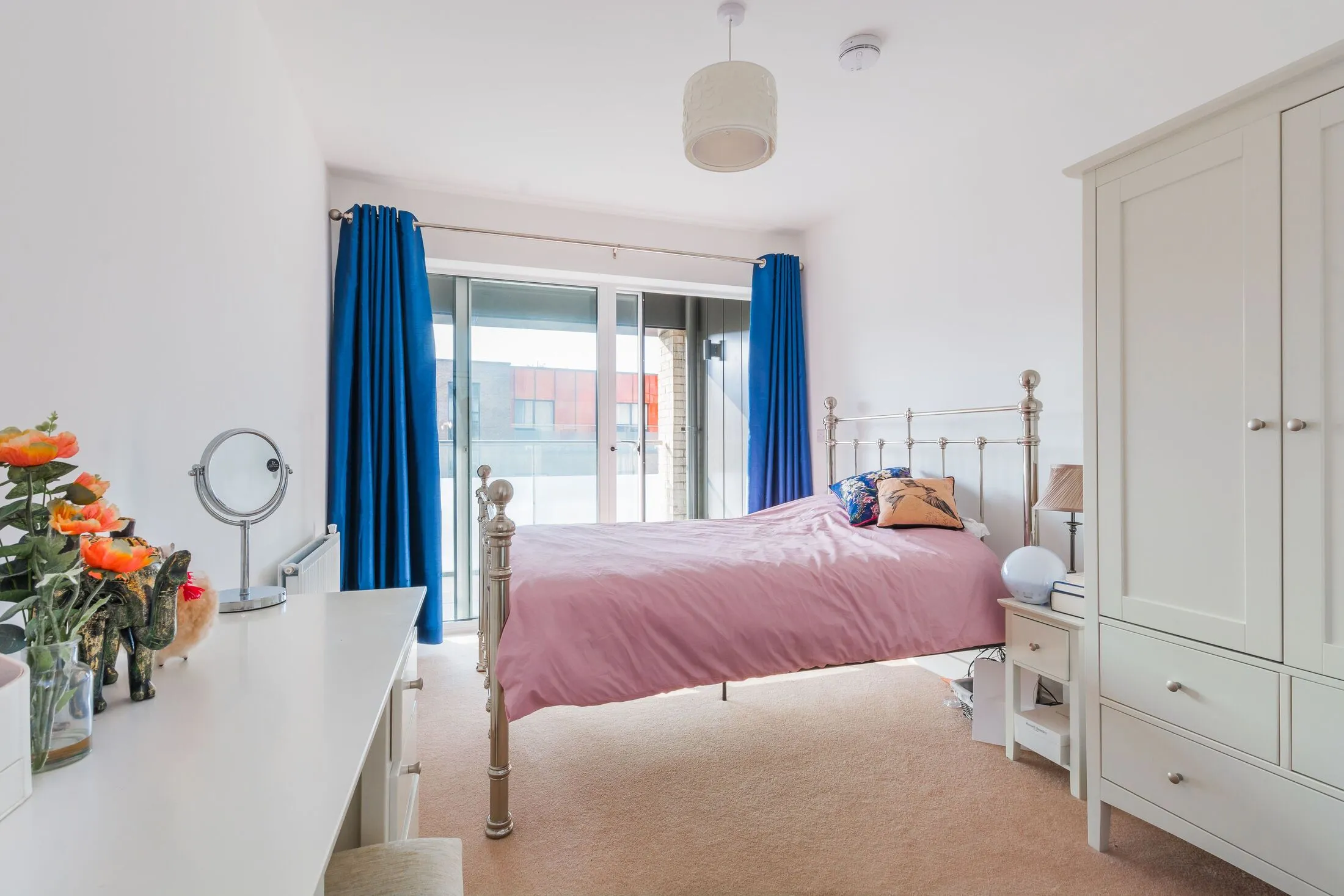 Flat Fergus Street in Greater London