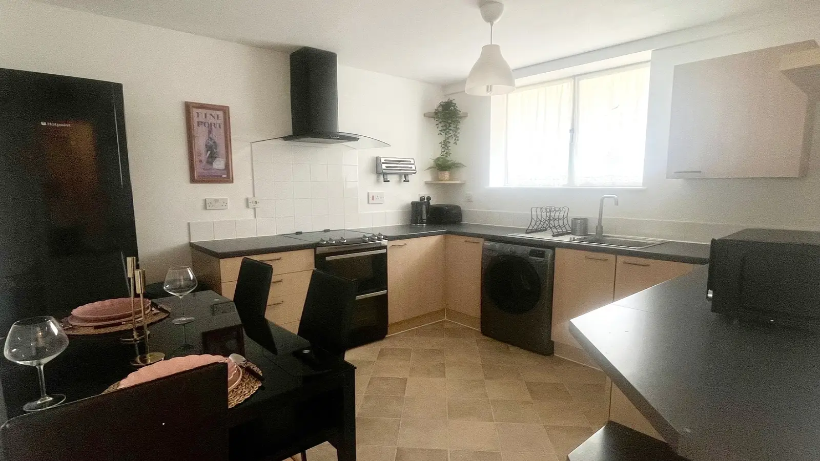 Flat Wynford Road in Greater London