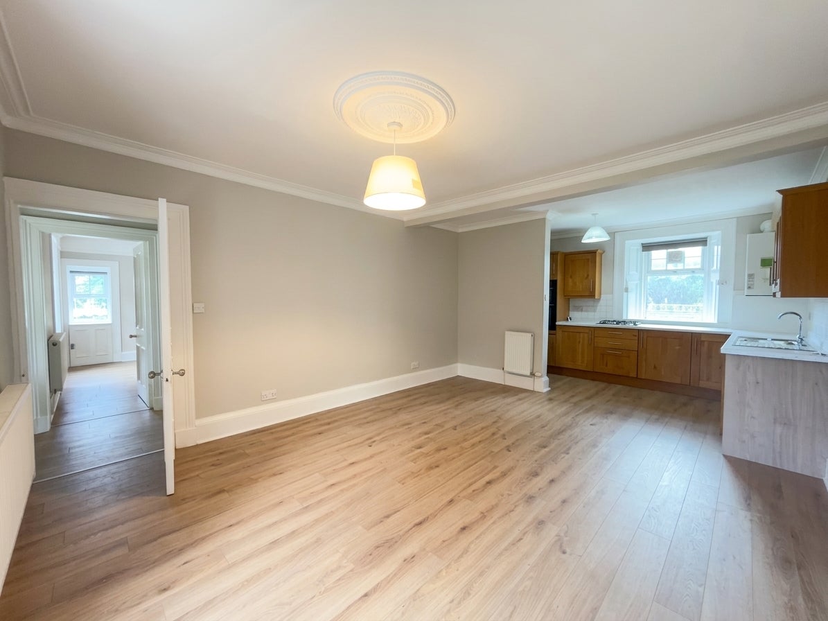 Flat Greenfarm Road in Glasgow