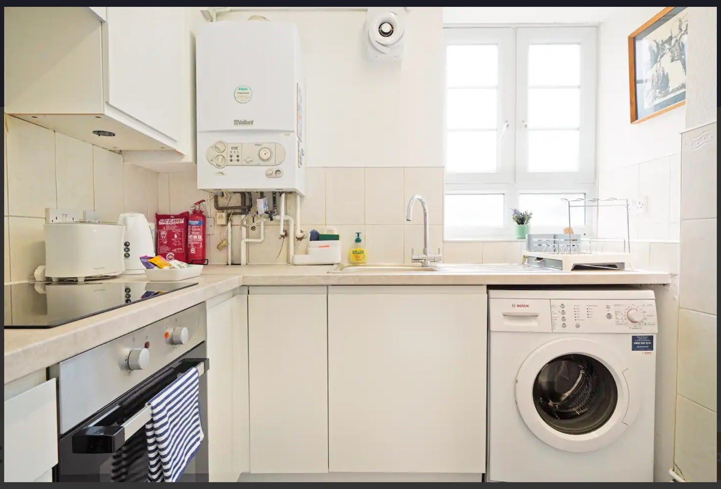 Flat Farrier Street in Greater London