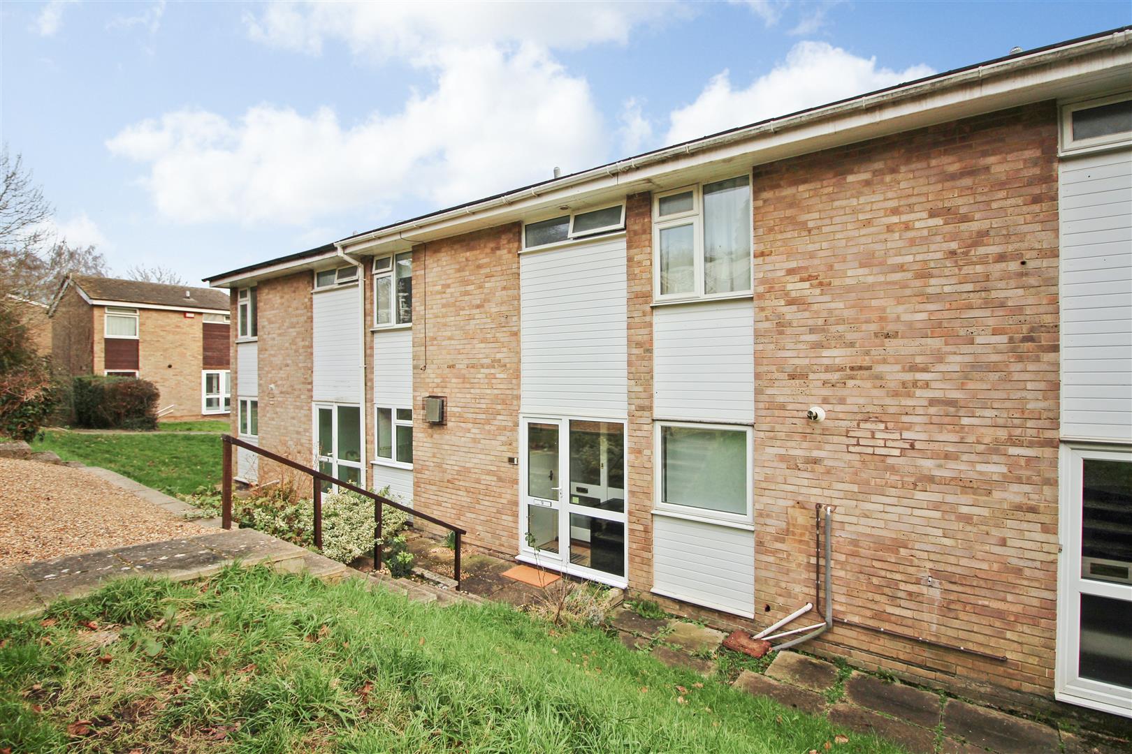Flat Sundridge Close in Canterbury