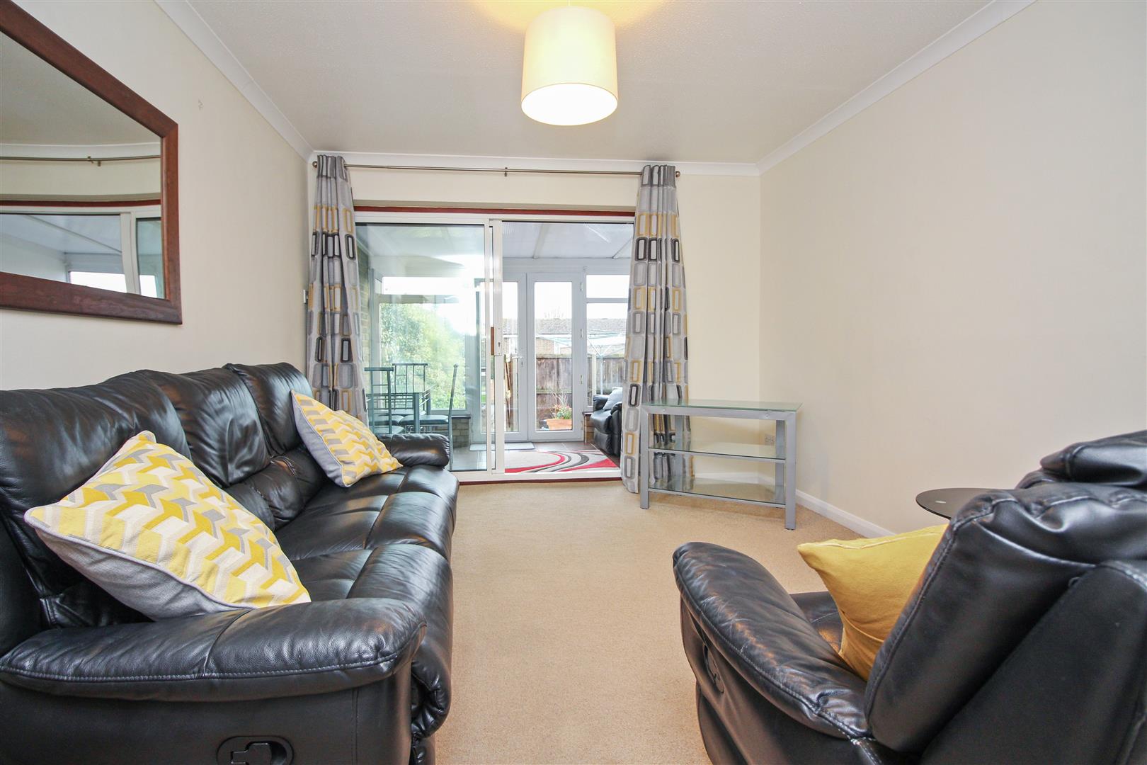 Flat Sundridge Close in Canterbury