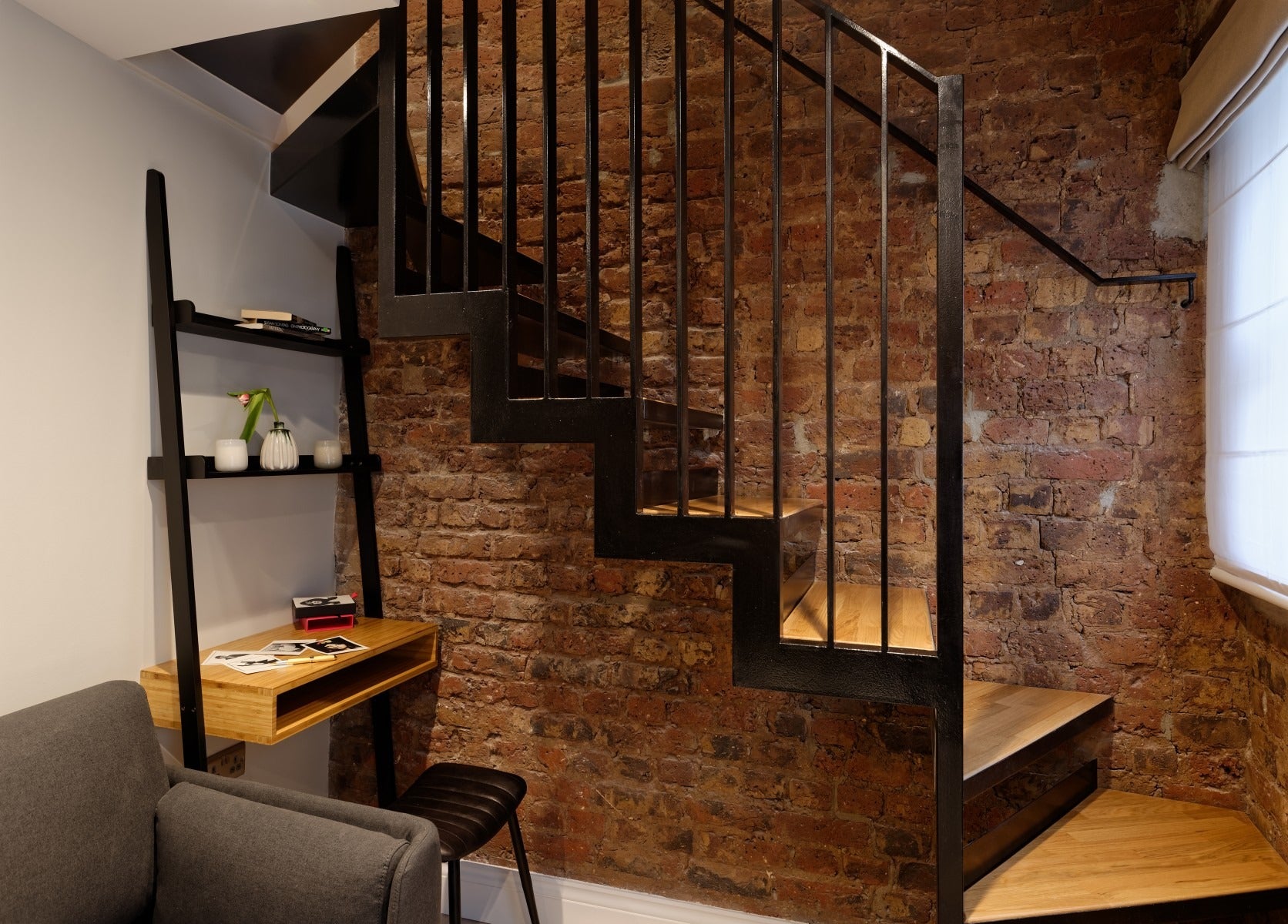Flat Emperor's Gate in Greater London