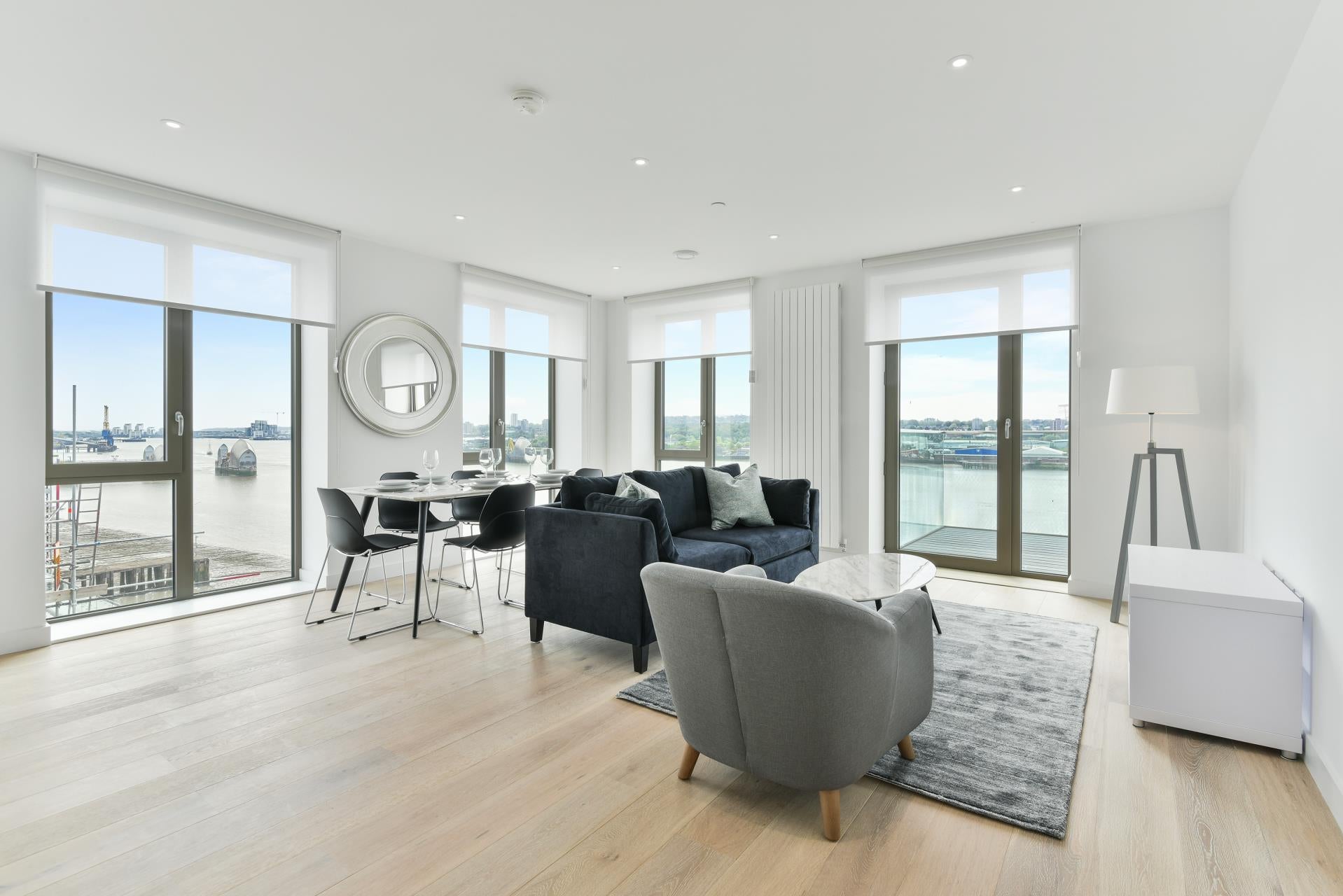 Flat Riverside Walk in Greater London
