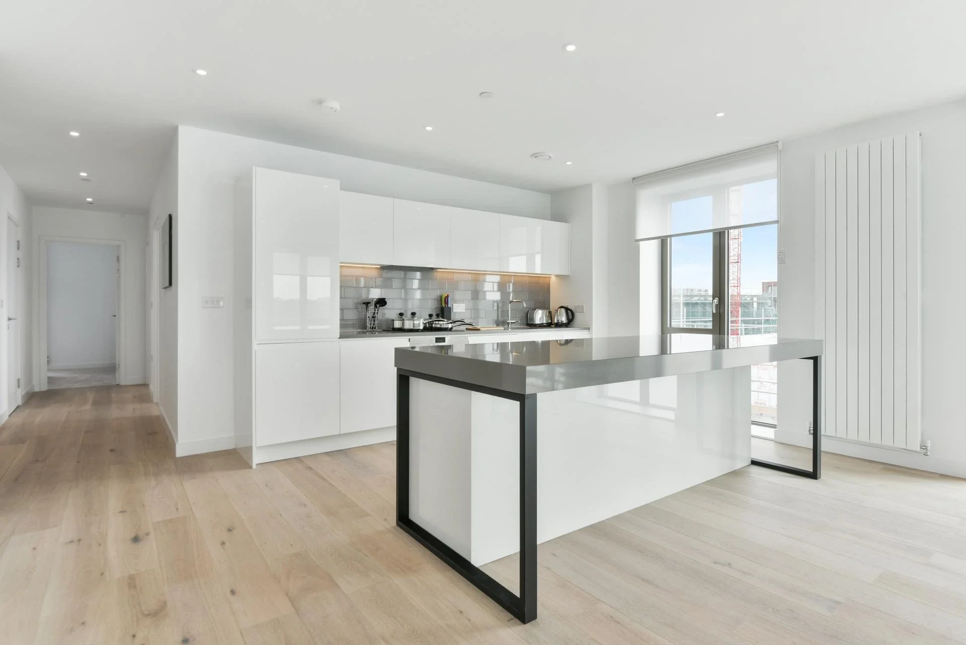 Flat Riverside Walk in Greater London