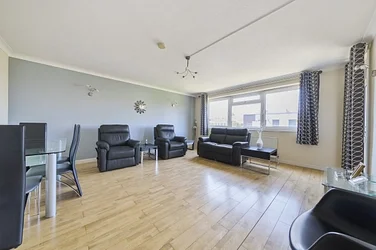 Flat Wolsey Close in Greater London