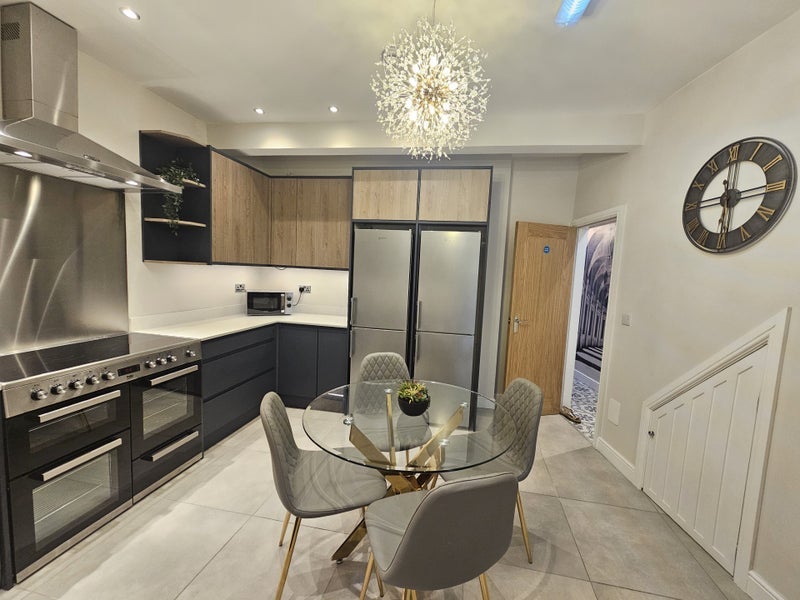 Room Brailsford Road in Manchester