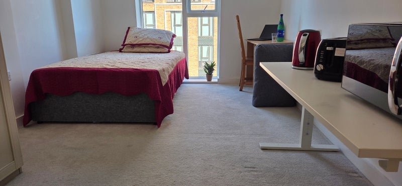 Room Albany Road in Greater London