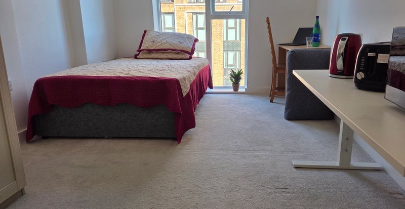 Room Albany Road in Greater London