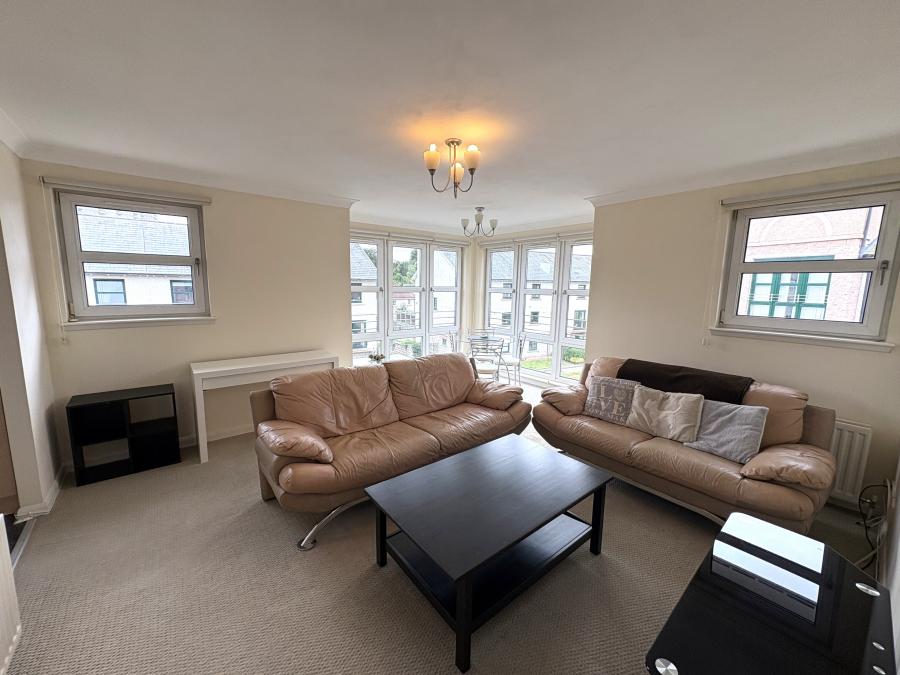 Flat Grandholm Crescent in Aberdeen City