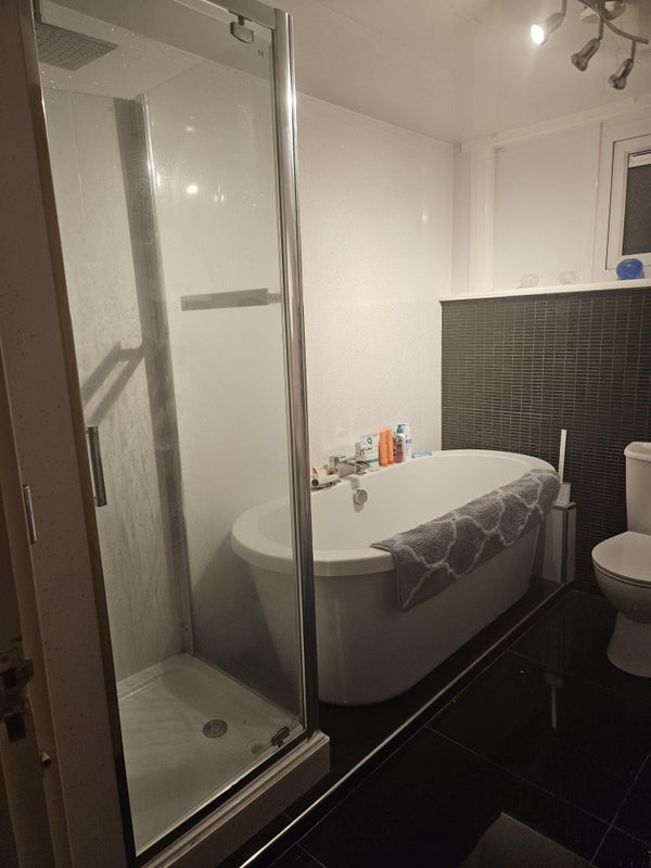 Room Doon Walk in Livingston