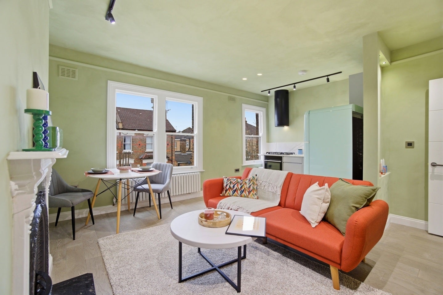 Flat Glengall Road in Greater London