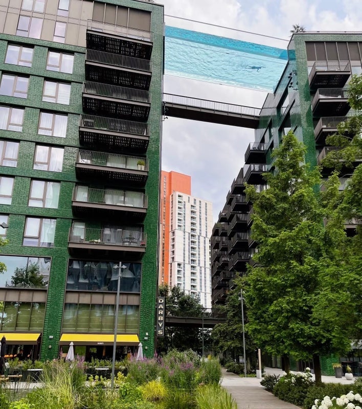 Flat Viaduct Gardens in Greater London