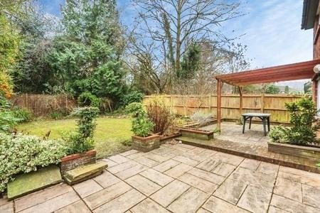 House Quartz Close in Wokingham