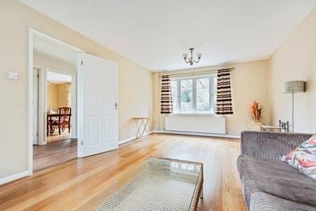 House Quartz Close in Wokingham