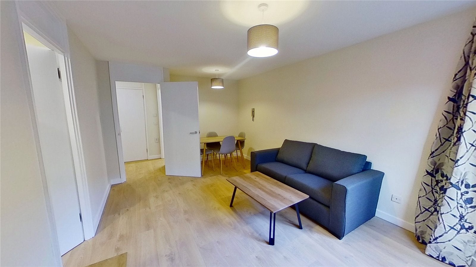 Flat Eyre Crescent in City of Edinburgh