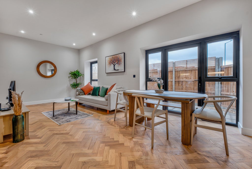 Flat Harlesden Road in Greater London