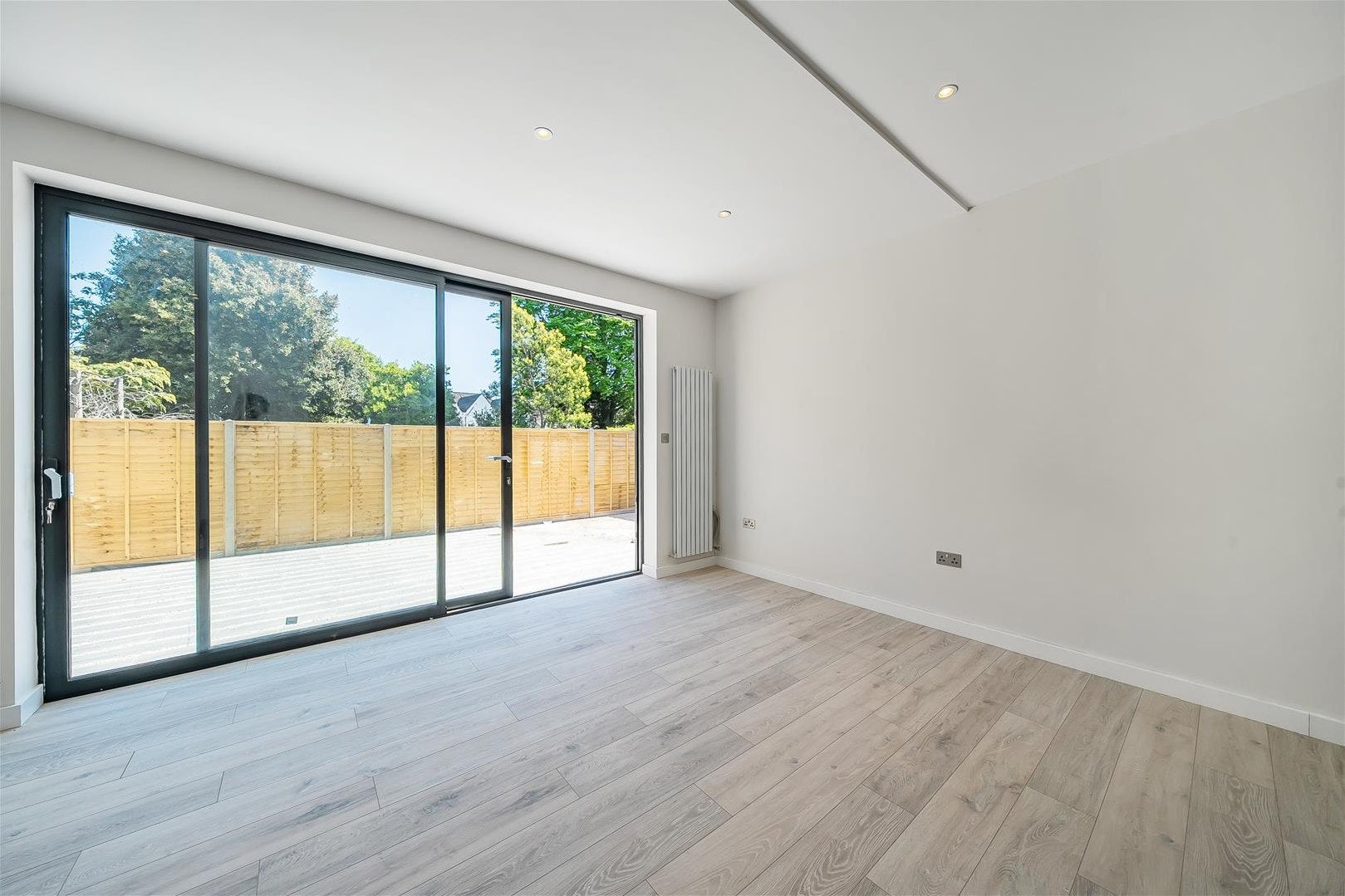 Flat Gunnersbury Avenue in Greater London