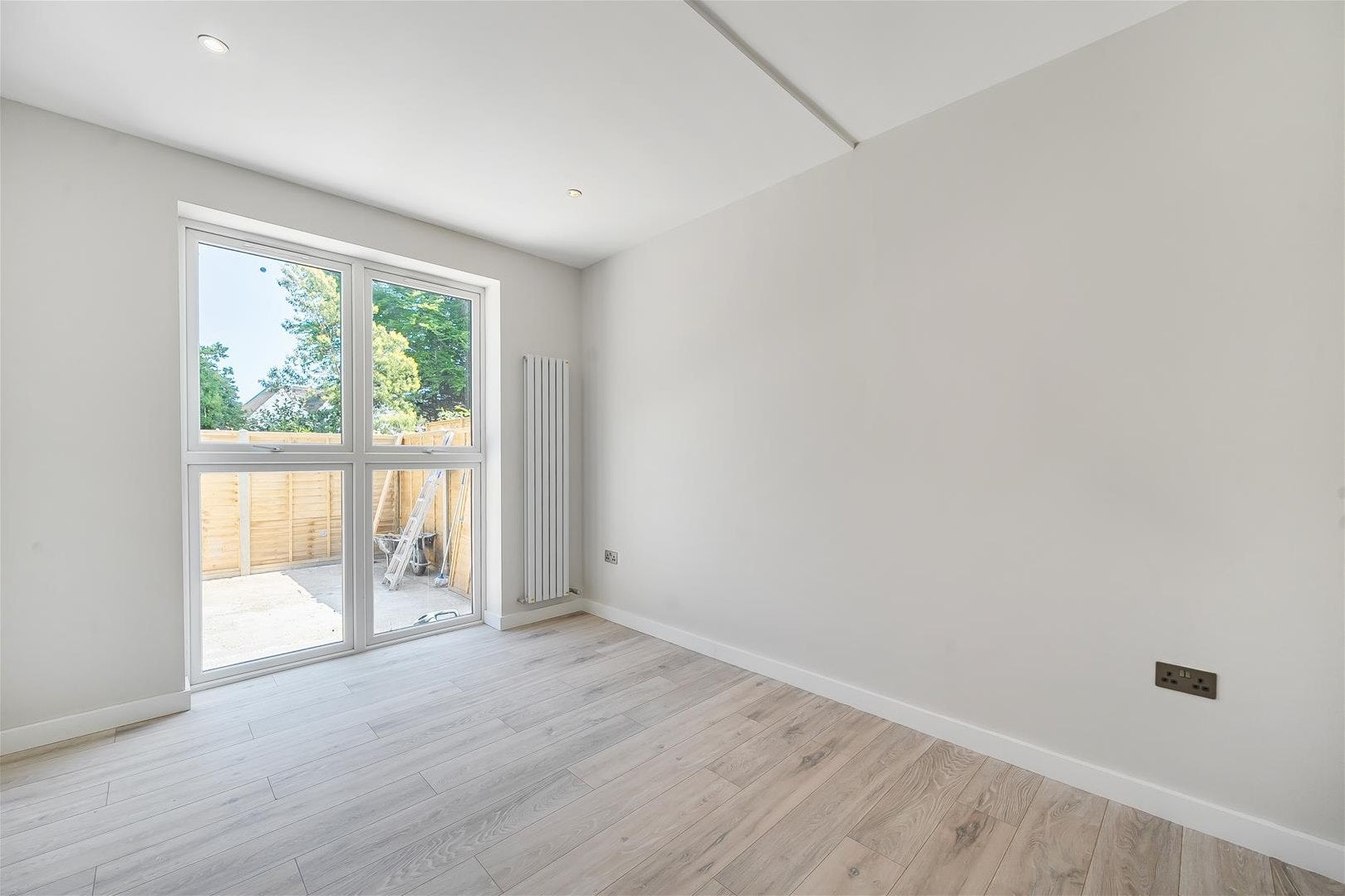 Flat Gunnersbury Avenue in Greater London